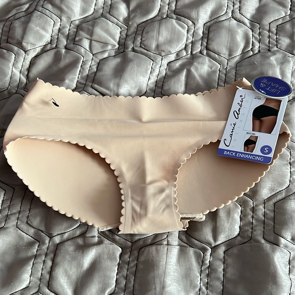 NWT Carrie Amber Intimates back enhancing underwear size S